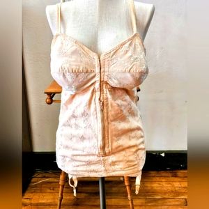 VTG 1940s 50s CURVY/VOLUPTUOUS PEACH DAMASK FULL BODY GIRDLE W-4 GARTERS PINUP